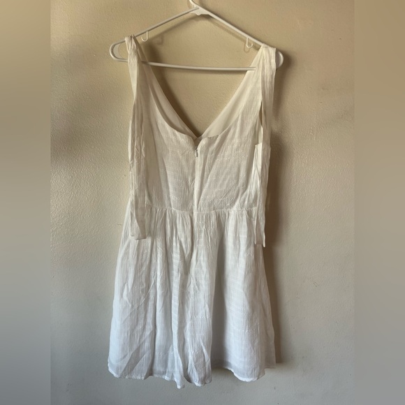 Flowey Romper - Picture 3 of 5